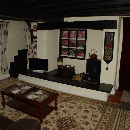 Glencoed B&B Wrexham Esterno foto